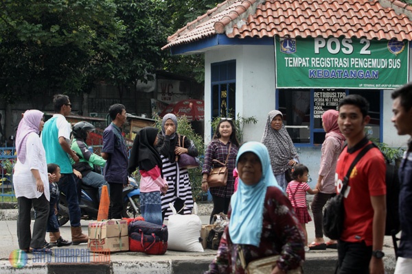 Terminal Kampung Rambutan Mulai Dipadati Calon Penumpang 