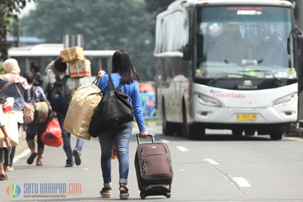 Terminal Kampung Rambutan Mulai Dipadati Calon Penumpang 