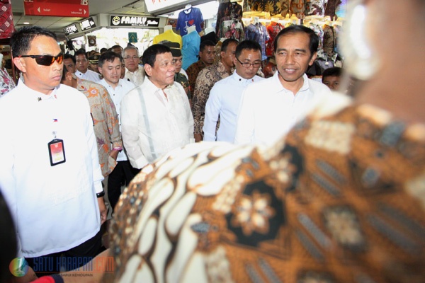 Presiden Jokowi dan Duterte Blusukan ke Pasar Tanah Abang