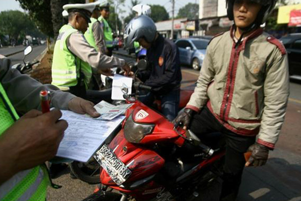 Hari Pertama Pemberlakuan Denda bagi Pelanggar Busway