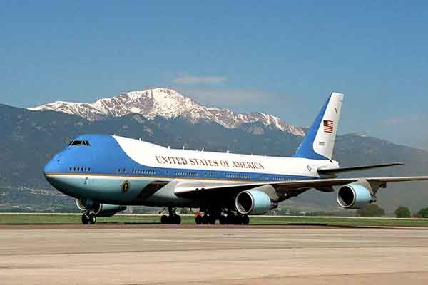 Trump Batalkan Pesanan Air Force One