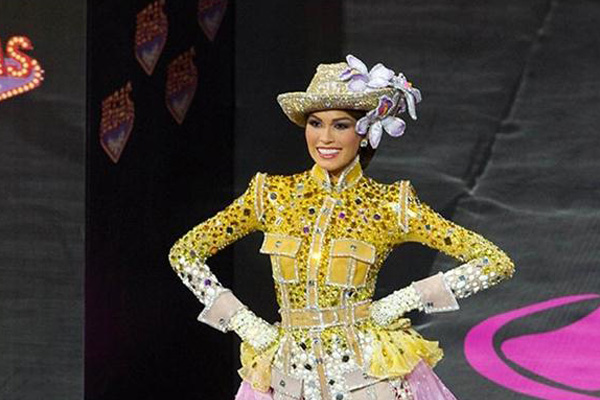 Miss Universe 2013: Putri Indonesia Memakai Kostum Reog