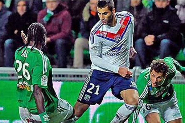 Liga Prancis: Pelatih Lyon Puas, Kemenangan atas Saint Etienne Tanpa Pendukung Lyon