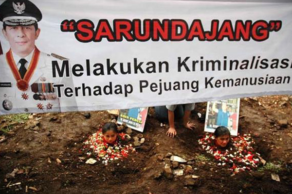 Aksi Kubur Diri di Komnas HAM