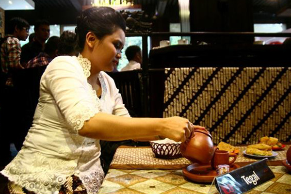 Menikmati Tradisi Minum Teh dari Berbagai Negara dan Wilayah di Indonesia