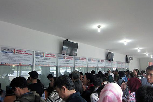 Areal Parkir Stasiun Pasar Senen Lebih Rapi