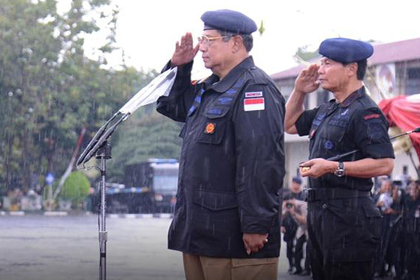 SBY Terima Anugerah Warga Kehormatan Korps Brimob Polri