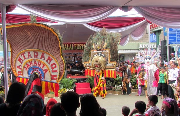 Festival Balai Pustaka Mengangkat Potensi Jakarta Timur 