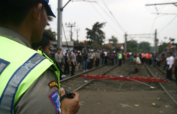 Perbaikan Sistem Perlintasan Kereta Pascatragedi Bintaro