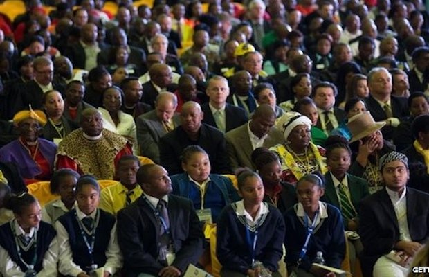 Desmond Tutu Tidak Diundang ke Pemakaman Mandela