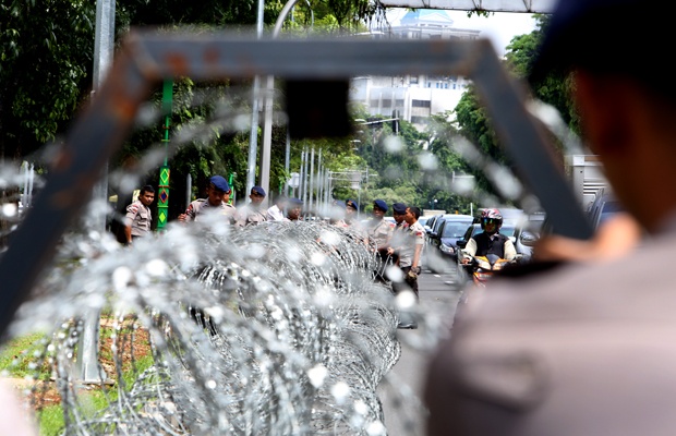 Lawan Kapitalisme, Rezim dan Elit Politik Borjuasi