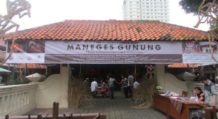 Maneges Gunung: Aksi Seni Warga Desa Lereng Lima Gunung